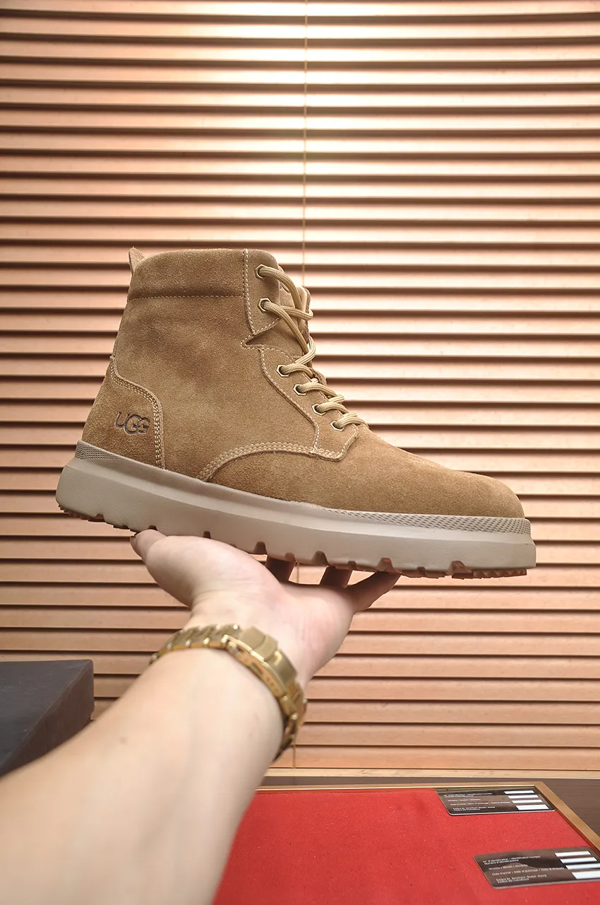 Men's shoes 💰580💶【UGG】(full genuine wool lining) Please pay attention to the original quality and compare the thickness of the wool 🏮🏮Hot style Martin boots from Australia's warm luxury brand men's shoes, official website synchronization, Beckham men's style..., made of imported top-layer waxed cowhide, waxed toe, Australian real wool velvet lining Carefully sewn...Imported rubber Martin boots outsole (comfortable, soft and wear-resistant). I really like the quality...Exquisite workmanship, you can't put it down once you see it. Code number 39-44